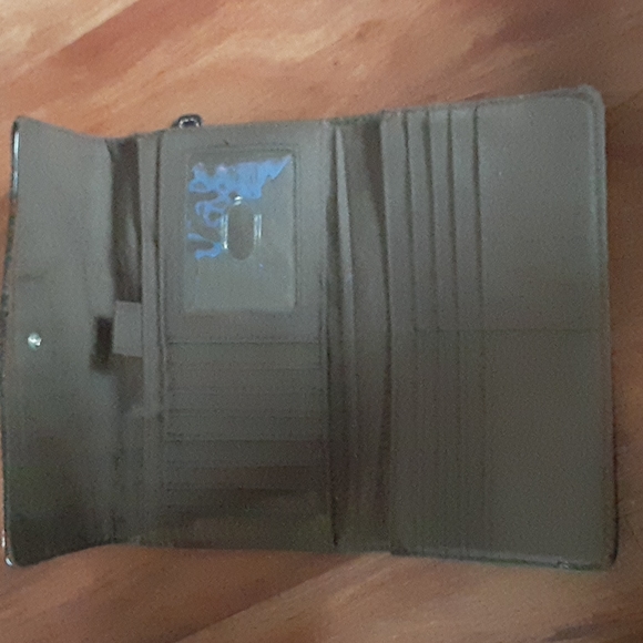 Red Wallet - Picture 3 of 6